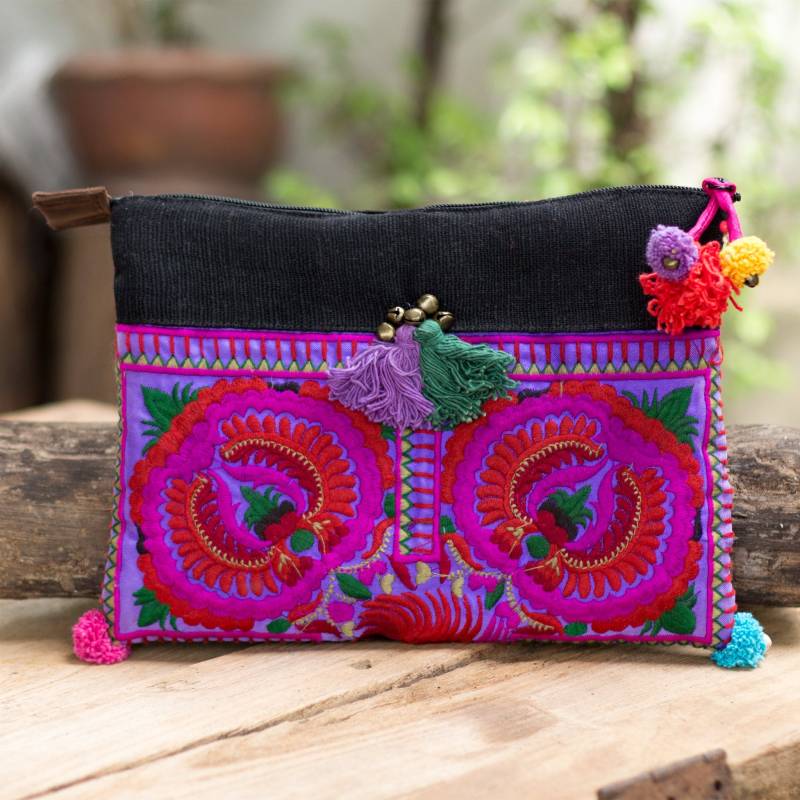 Peony Pueple Einzigartige Boho Clutch Tasche Ipad Halter Mit Hmong Hill Tribe Bestickt, Pom Handgefertigt Von Thai Artisan - Bg507Purpe von NarissaraShop