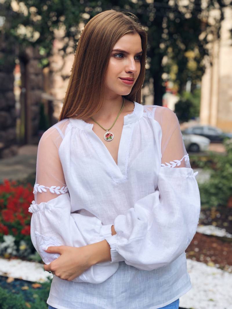 Handbestickte Anhänger-Halskette Petit Point Blumenschmuck Aus Seide von NarodniyDimUkraina