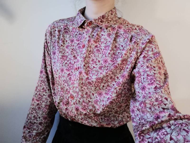 True Vintage Bluse 70Er 80Er Geblümt Rot Pink Granny Landgirl 70S Hippie 46 True Vintage Bluse 70Er 80Er Geblümt Rot Pink Granny Landgirl 70S Hippie 46 von Narvhi