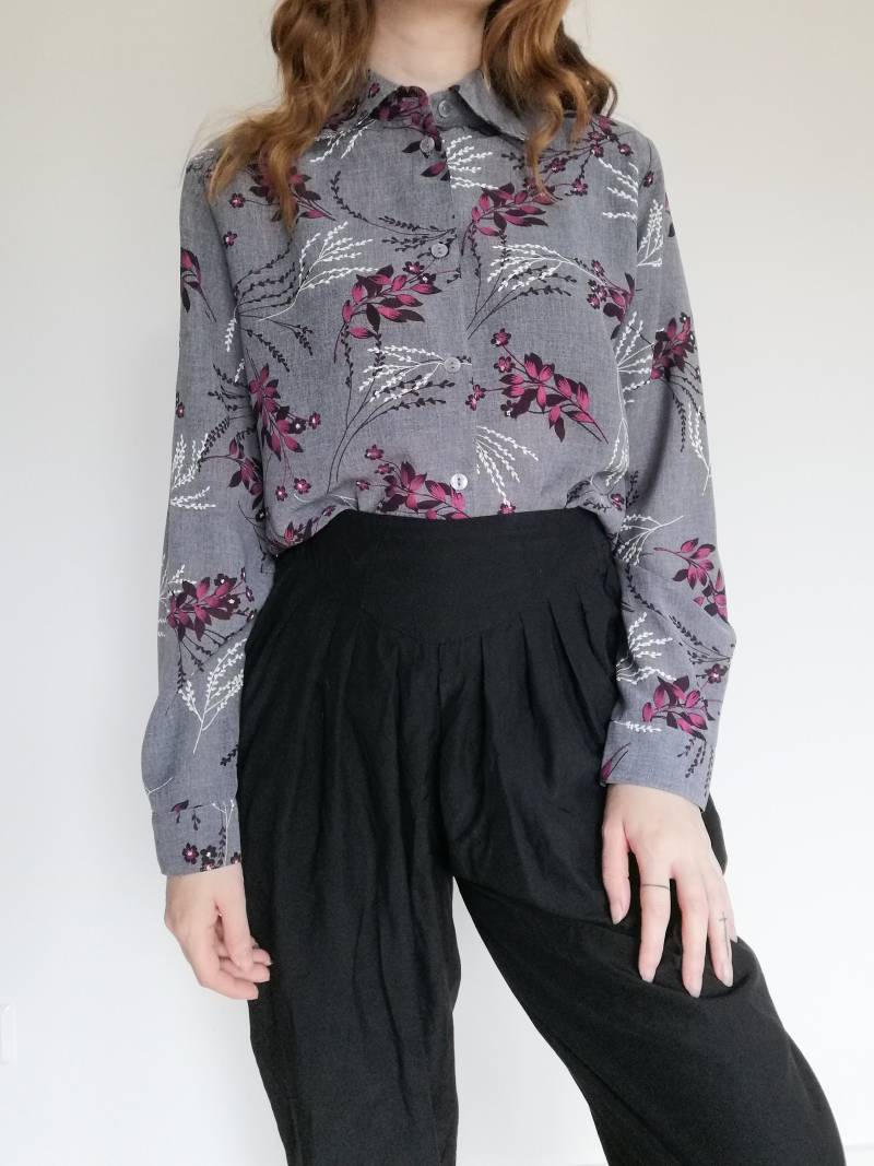 True Vintage Bluse 70Er 80Er Grau Geblümt Rot Pink Granny Boaggini 40 M True Vintage Bluse 70Er 80Er Grau Geblümt Rot Pink Granny Boaggini 40 M von Narvhi