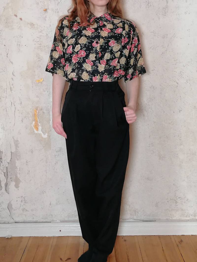 True Vintage Bluse 80Er 90Er Calypso 46 3xl Geblümt Retro Elegant Burlesk Schwarz Rosa Gelb Millefleurs True Vintage Bluse 80Er 90Er Calypso 46 3xl Geblümt Retro Elegant Burlesk Schwarz Rosa Gelb Millefleurs von Narvhi