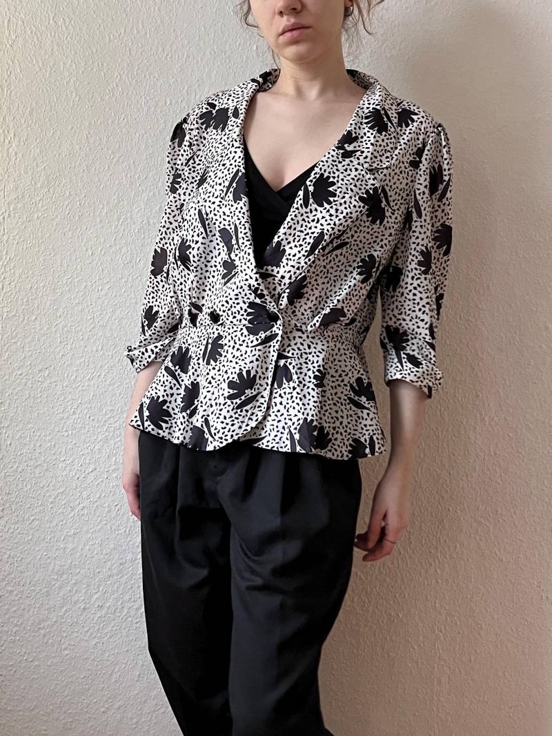True Vintage Bluse Jäckchen Schwarz Weiß 80Er 90Er 42 Xl Xxl Crazy Pattern True Vintage Bluse Jäckchen Schwarz Weiß 80Er 90Er 42 Xl Xxl Crazy Pattern von Narvhi