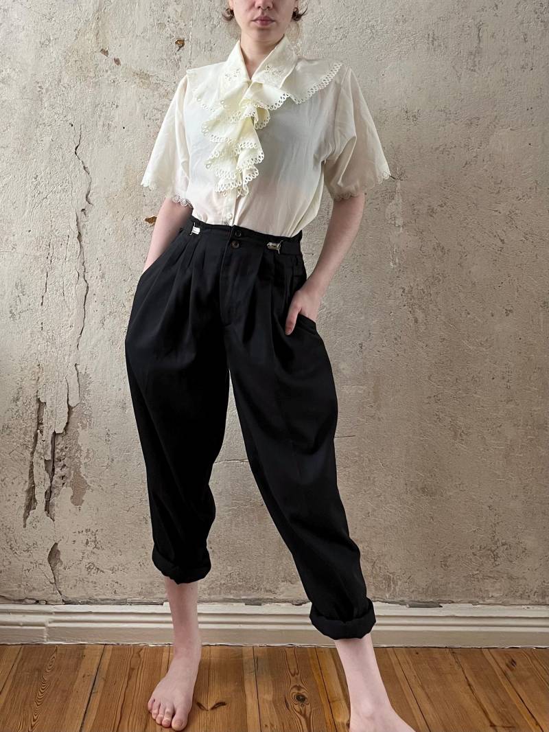 True Vintage Bluse New Romatic 70Er 80Er Xl 42 Volants Cravate Creme Weiß True Vintage Bluse New Romatic 70Er 80Er Xl 42 Volants Cravate Creme Weiß von Narvhi