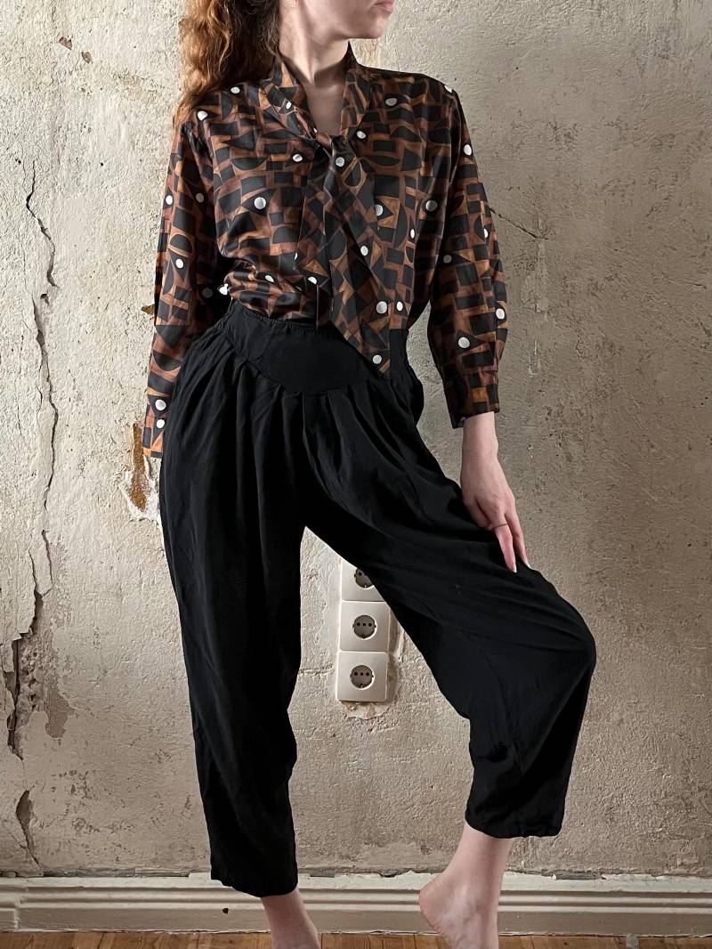 True Vintage Bluse Schluppenbluse 60Er 70Er Onesize Geometrisch Gemustert Braun Weiß Schwarz von Narvhi