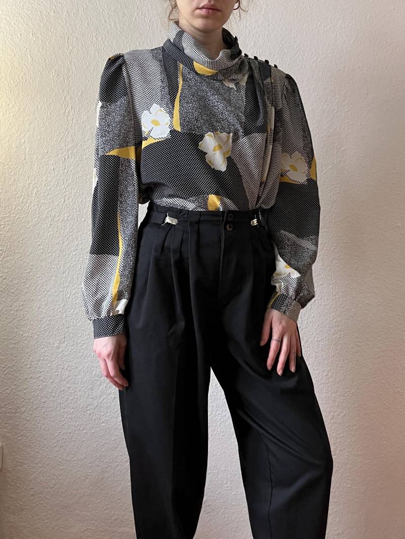 True Vintage Bluse Schwarz Weiß Geöb Gemustert S 38 70Er 80Er True Vintage Bluse Schwarz Weiß Geöb Gemustert S 38 70Er 80Er von Narvhi