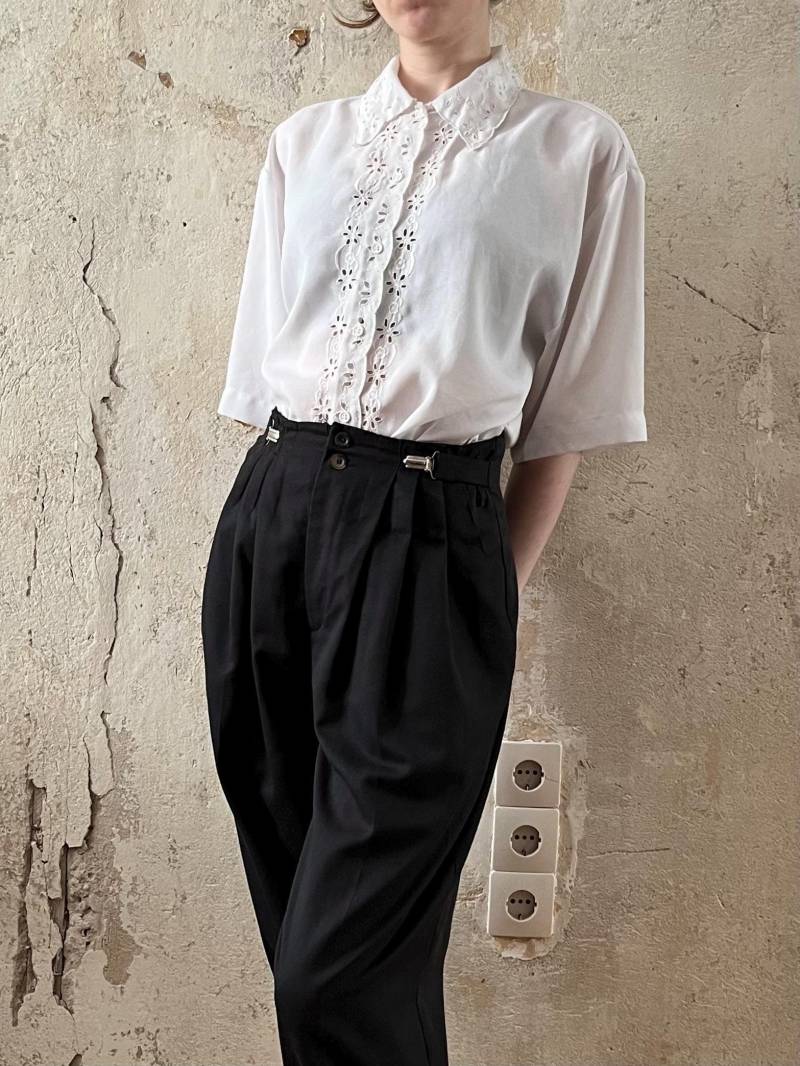 True Vintage Bluse Weiß Mit Spitze 42 L Xl Granny Handbestickt 60Er 70Er 80Er True Vintage Bluse Weiß Mit Spitze 42 L Xl Granny Handbestickt 60Er 70Er 80Er von Narvhi