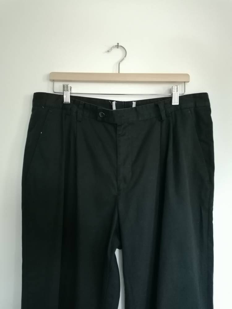 True Vintage Hose 80Er 90Er Schwarz Kurzgröße 23 46 Xxl Xxxl 3Xl Bundfaltenhose Baumwolle Basic True Vintage Hose 80Er 90Er Schwarz Kurzgröße 23 46 Xxl Xxxl 3Xl Bundfaltenhose Baumwolle Basic von Narvhi