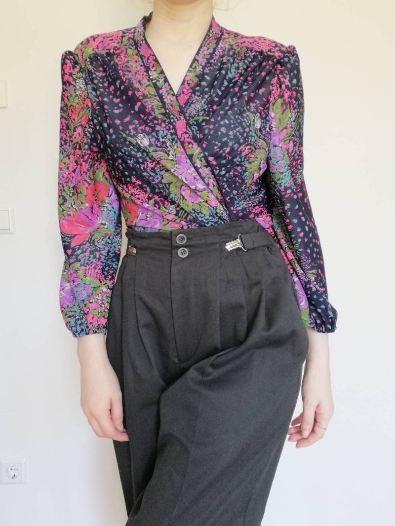 True Vintage Jacke Jäckchen Dunkelblau Bunt Floral Gemustert 48 Xxl Leicht Transparent von Narvhi