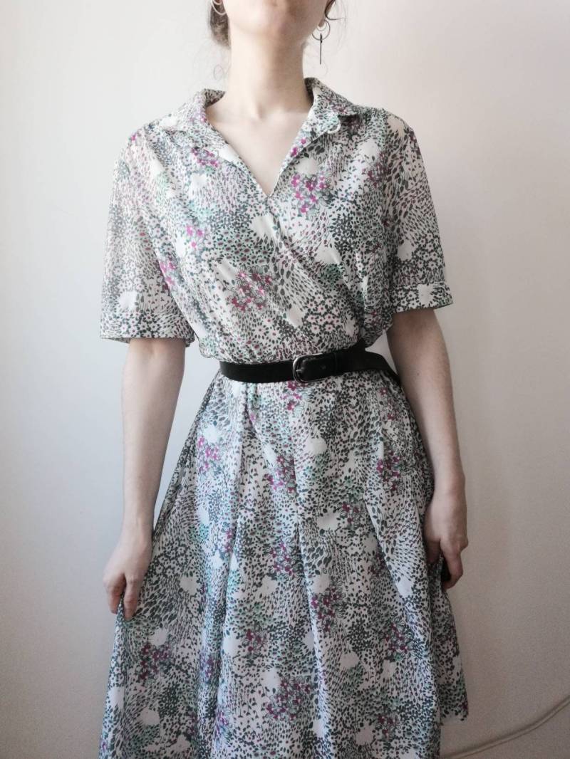 True Vintage Kleid 70Er 50Er Stil Grün Rot Geblümt 46 Maxi Hippie Dolly True Vintage Kleid 70Er 50Er Stil Grün Rot Geblümt 46 Maxi Hippie Dolly von Narvhi