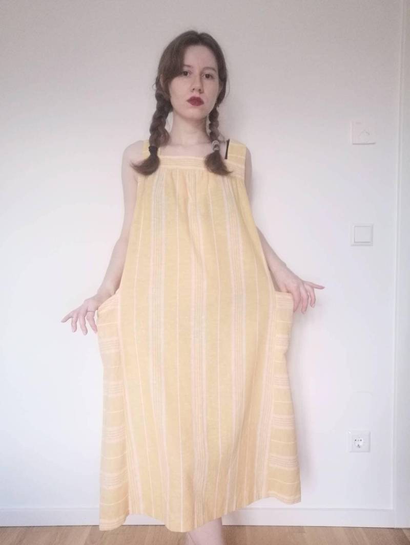 True Vintage Kleid 70Er Gelb Weiß Gestreift Leinen Mix Sommerkleid Hippie Festival Onesize 44 Midi Maxi von Narvhi