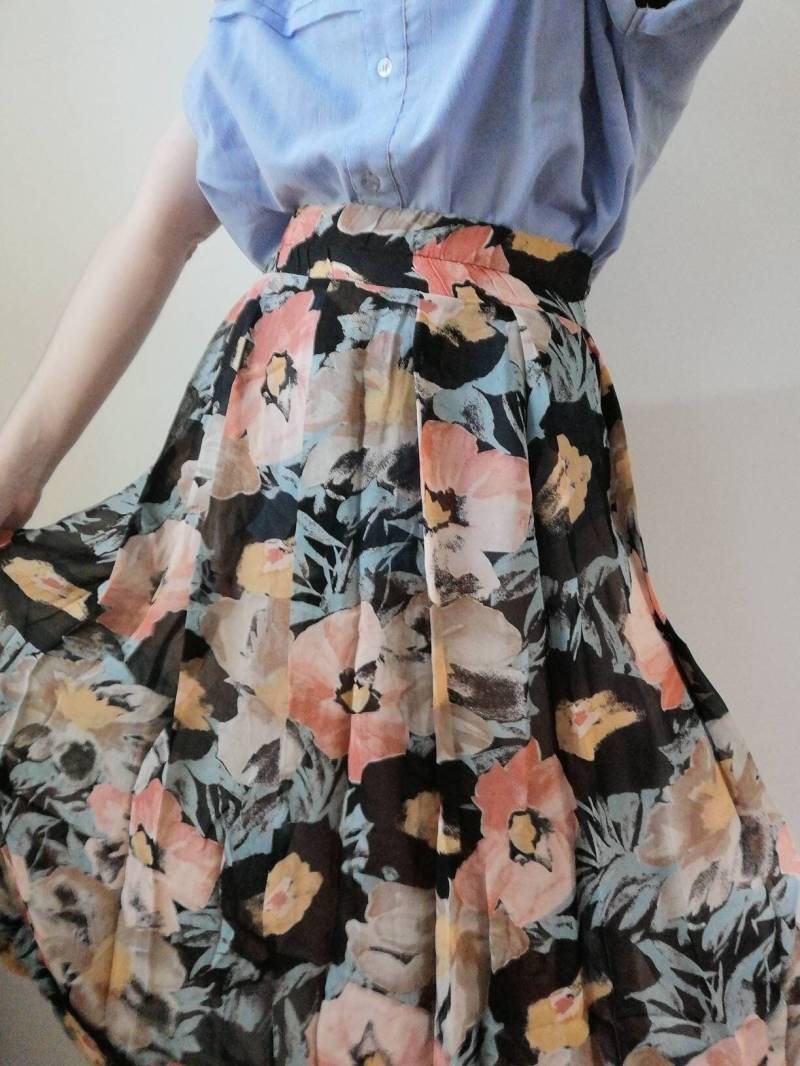 True Vintage Maxi Rock Geblümt Schwarz Blau 80Er 90Er Retro Midi Retro Landgirl True Vintage Maxi Rock Geblümt Schwarz Blau 80Er 90Er Retro Midi Retro Landgirl von Narvhi