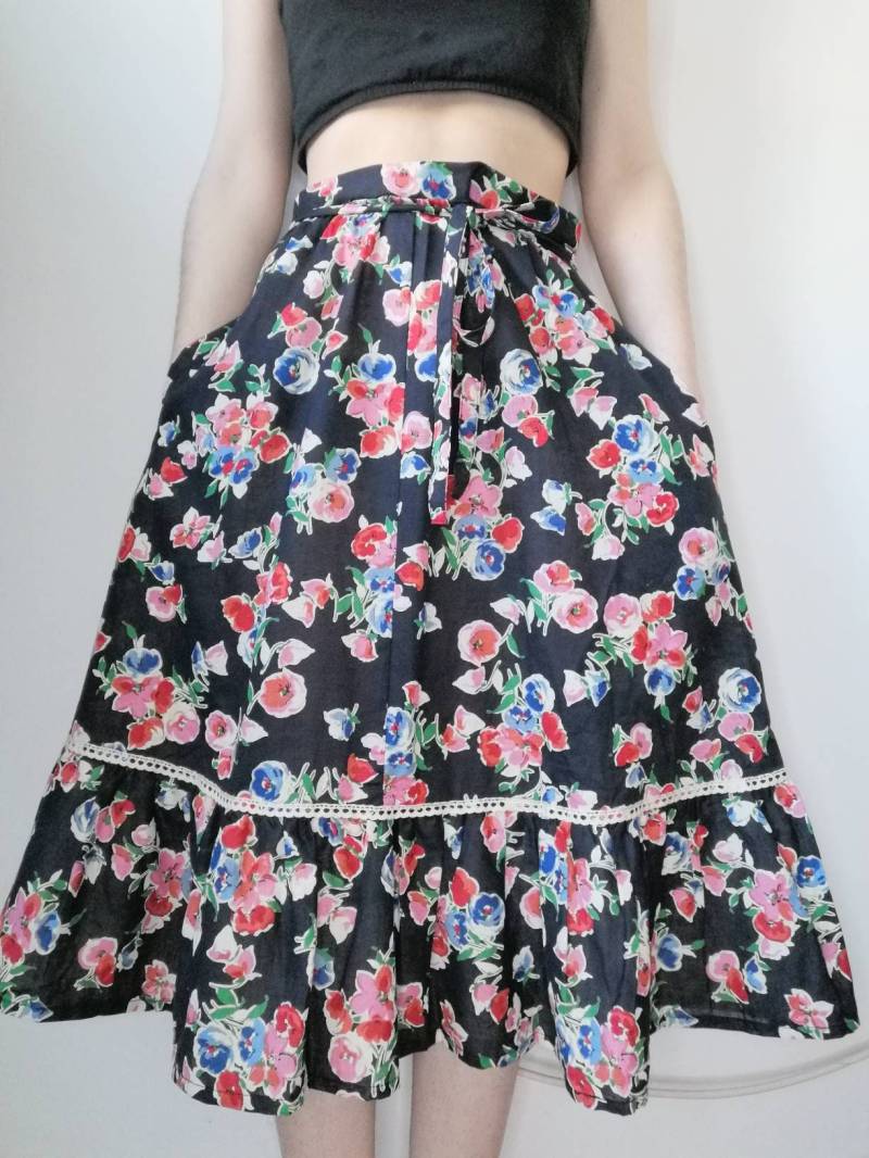 True Vintage Rock 70Er 80Er Blau Rosa Geblümt Spitz Midi 36 S Xs True Vintage Rock 70Er 80Er Blau Rosa Geblümt Spitz Midi 36 S Xs von Narvhi