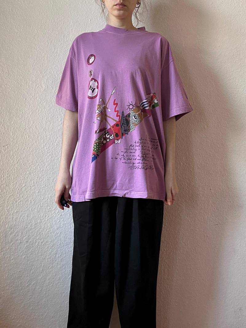 True Vintage T-Shirt Unisex L Lila Mit Buntem Print 90Er 90S Festival Paragraph True Vintage T-Shirt Unisex L Lila Mit Buntem Print 90Er 90S Festival Paragraph von Narvhi