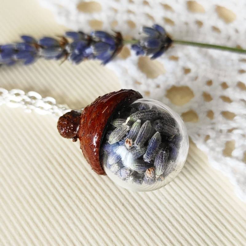 Echte Lavendel Eichel Anhänger Glasfläschchen-Halskette Echte Lavendel Eichel Anhänger Glasfläschchen-Halskette von NarwhalBlueberry
