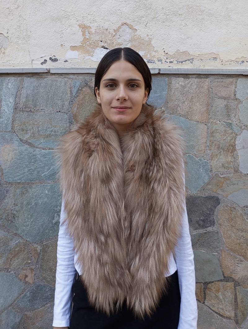 Großer Fuchspelzkragen Beige Braune Echtpelz Stola Großer Fuchspelzkragen Beige Braune Echtpelz Stola von NastaziafurdesignsGR