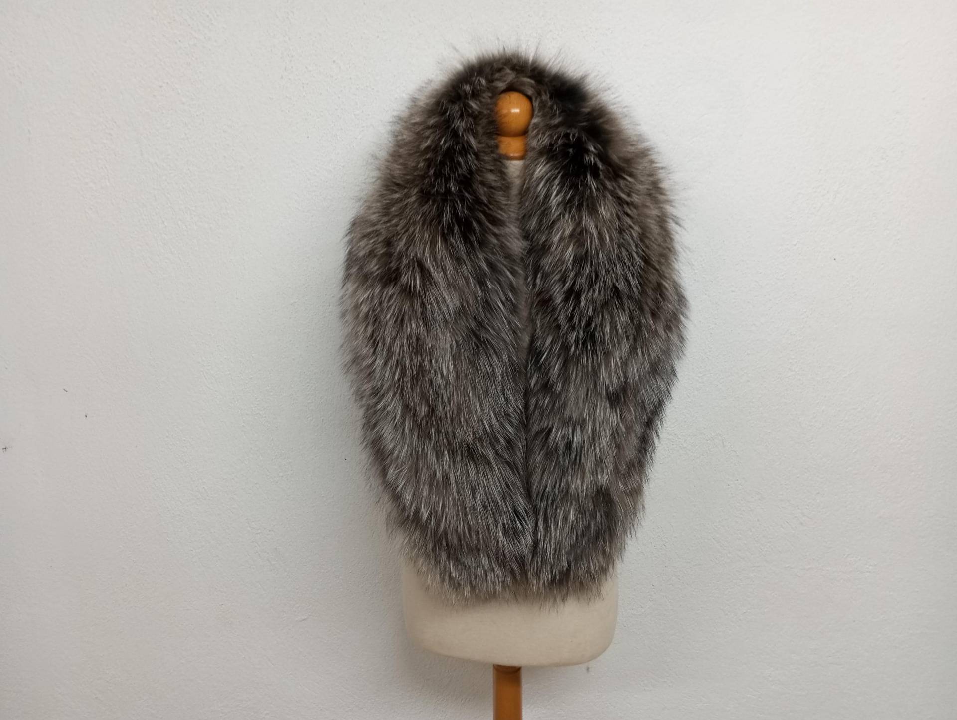 Großer Iceberg Fuchspelzkragen Echtpelz | 135 cm von NastaziafurdesignsGR