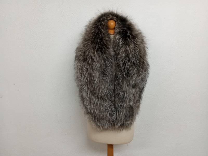 Großer Iceberg Fuchspelzkragen Echtpelz | 135 cm von NastaziafurdesignsGR