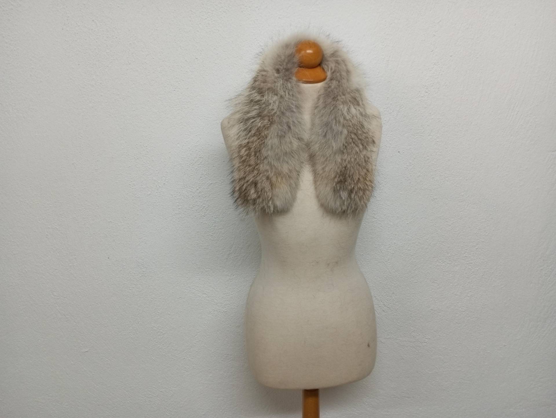 Natürlicher Kojoten Pelzbesatz Weicher Jackenkragen von NastaziafurdesignsGR