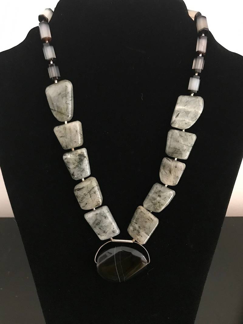 Rukierte Quartz Und Agate Gemstones, Onyx Pendant von NatCreationsStudio