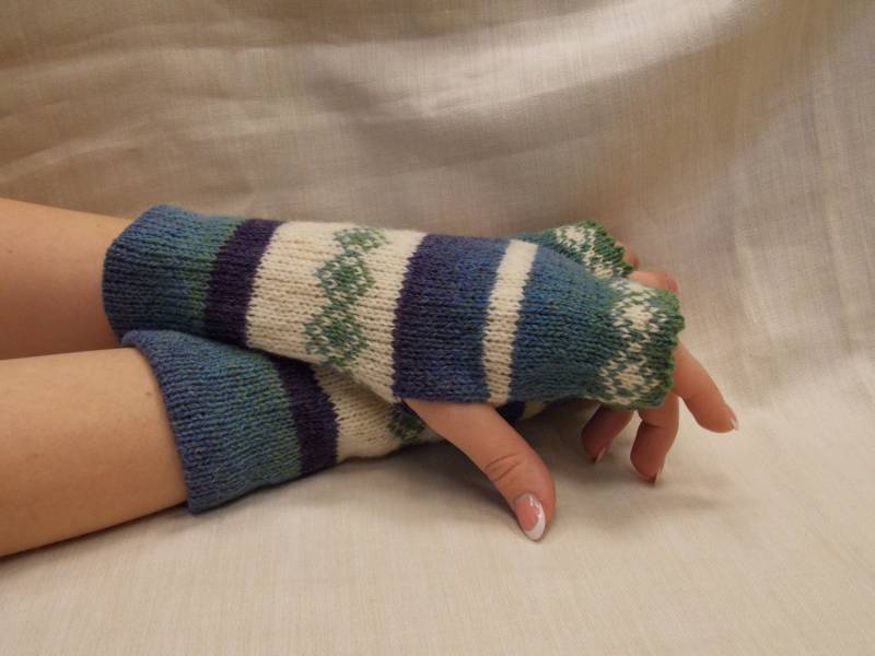 Frauen Stricken Armstulpen Mit Ornamenten, Fingerlose Handschuhe Gestrickt Fairisle Fäustlinge von NatLissCrafts