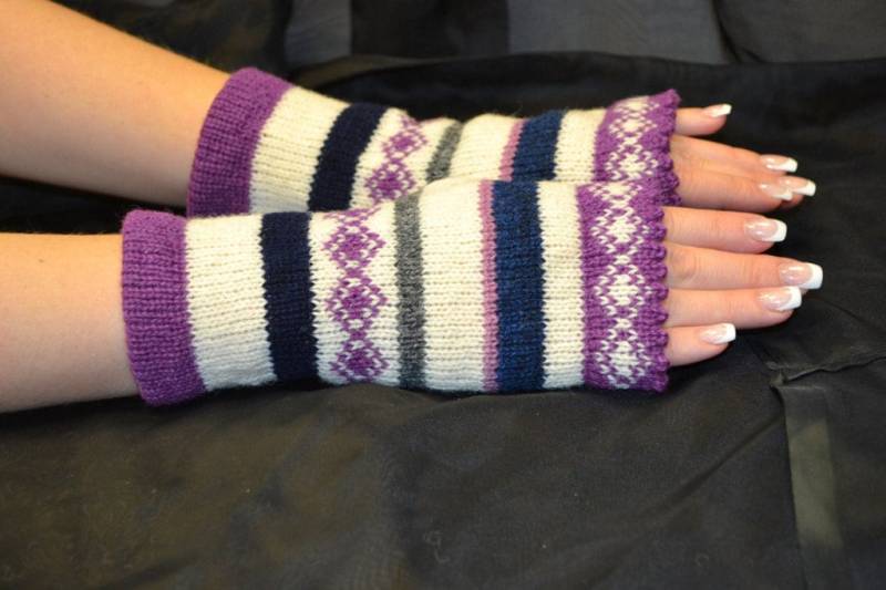 Frauen Stricken Armstulpen Mit Ornamenten, Fingerlose Handschuhe Gestrickt Fairisle Fäustlinge von NatLissCrafts