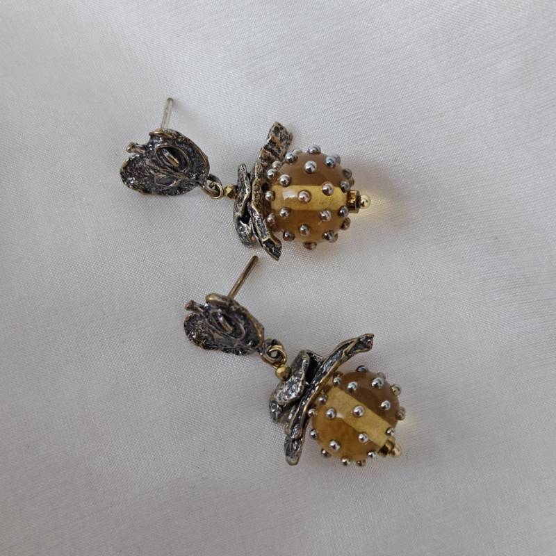 Boho Artisan Silber Ohrringe Mit Gelben Lampwork Perlen Handgefertigter Strukturierter Schmuck Für Den Statement-Stil von NataliBogunAtelier