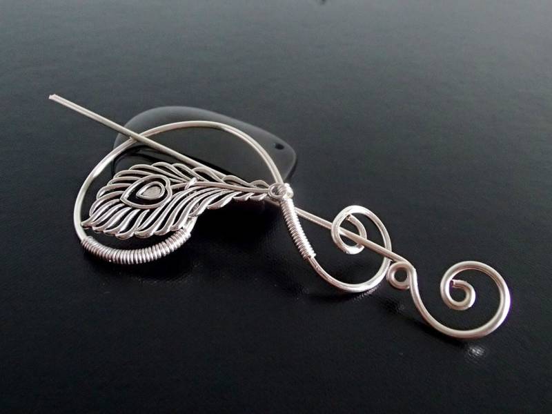 Peacock Feather Schal Pin, Fibel, Pullover Brosche, Stricken Zubehör, Silberdraht Stift von NataliStudio