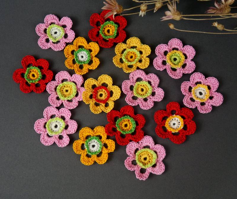 Häkelblume Applikationen Gemischte Farbe Baumwoll Verzierungen, Set Von 15 von NataliStudioUA