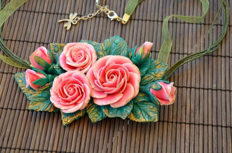 Halsband Mit Anhänger Aus Fimo Rose Blumen Polymer Clay Blumenschmuck Ostergeschenk Muttertag Geschenk von NataliZimm