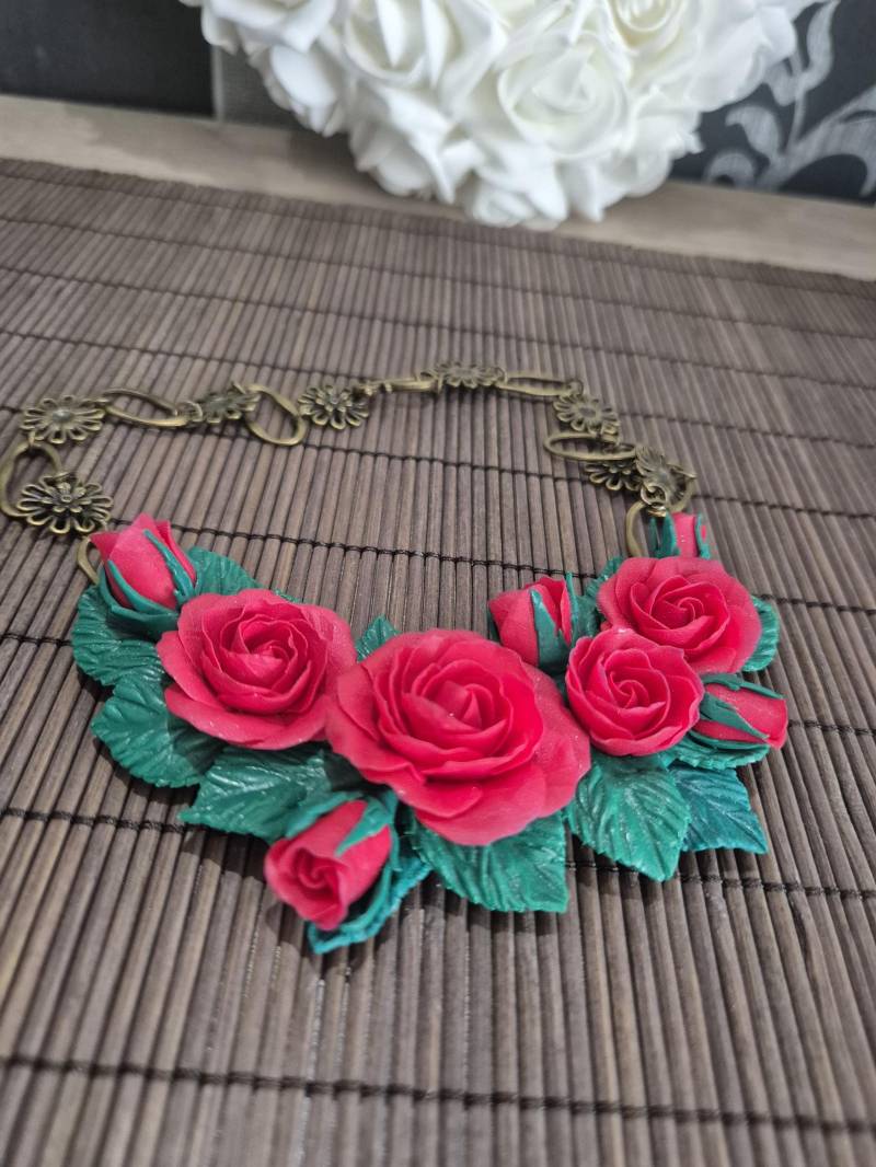 Halskette Aus Fimo Statement Kette Blumenschmuck Geschenk Für Sie Rose Weihnachtsgeschenk Muttertag Geburtstag Ostern von NataliZimm