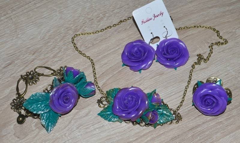 Halskette Mit Anhänger Aus Fimo Armband Set Blumenschmuck Geschenk Für Sie Muttertag Valentinstag Geburtstag Weihnachtsgeschenk von NataliZimm