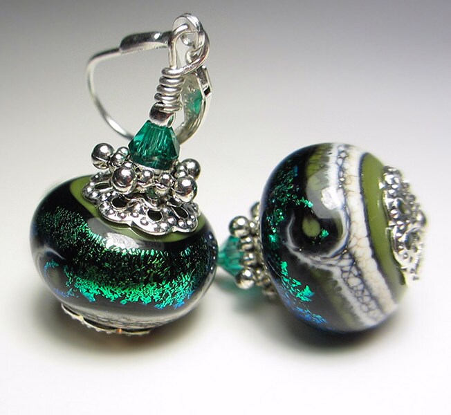 Artisan Handmade Lampwork Ohrringe Hellgrün Smaragd Olivine Ozeanwelle Sra Gischt Geschenk Für Sie von NataliaKh