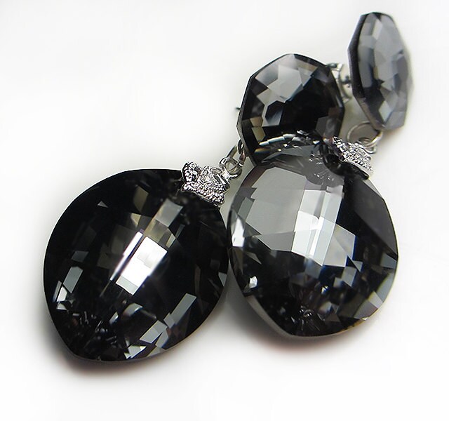 Große Swarovski Grau Ohrringe Platin Grau Reinen Blatt Satin Aurora Borealis von NataliaKh