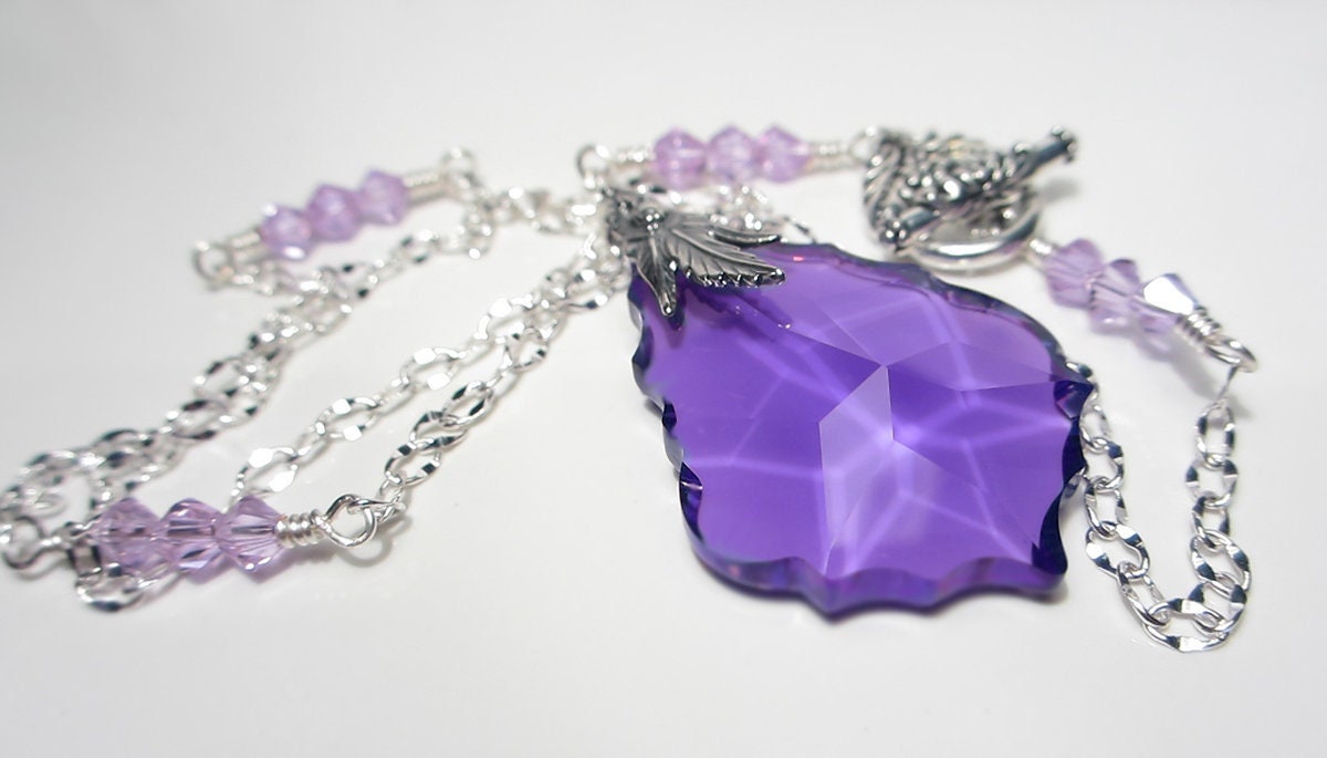 Large Swarovski Purple Barock Halskette Violet Amethyst Crystal Briolette Anhänger Geschenk Für Ihren Februar Geburtsstein von NataliaKh