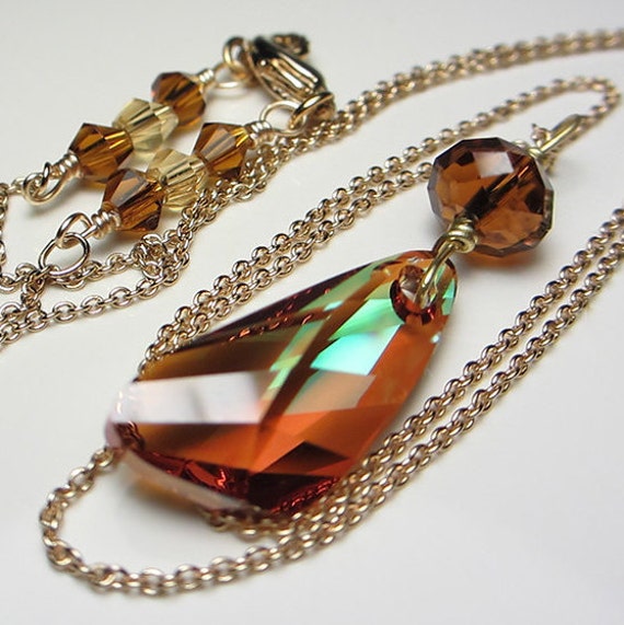 Swarovski Hauchzarte Libelle Flügel Asymmetrisch Facettiert Golden Brown Shade Anhänger Kristall Geschenk Für Sie von NataliaKh