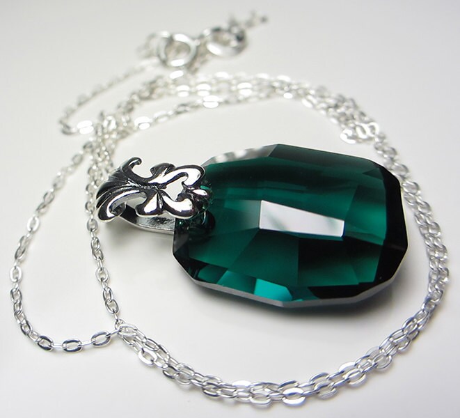 Swarovski Smaragd Kristall Halskette Sterling Silber Hellgrün Mai Birthstone Geschenk Für Sie Swarovski Smaragd Kristall Halskette Sterling Silber Hellgrün Mai Birthstone Geschenk Für Sie von NataliaKh