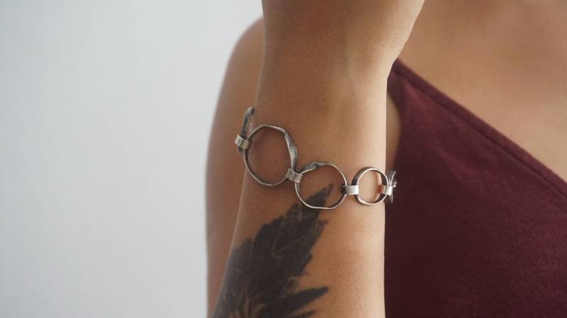 Handgemachtes Sterling Silber Gliederarmband Rustikaler Wabi Sabi Schmuck Handgemachtes Sterling Silber Gliederarmband Rustikaler Wabi Sabi Schmuck von Nataliaraya