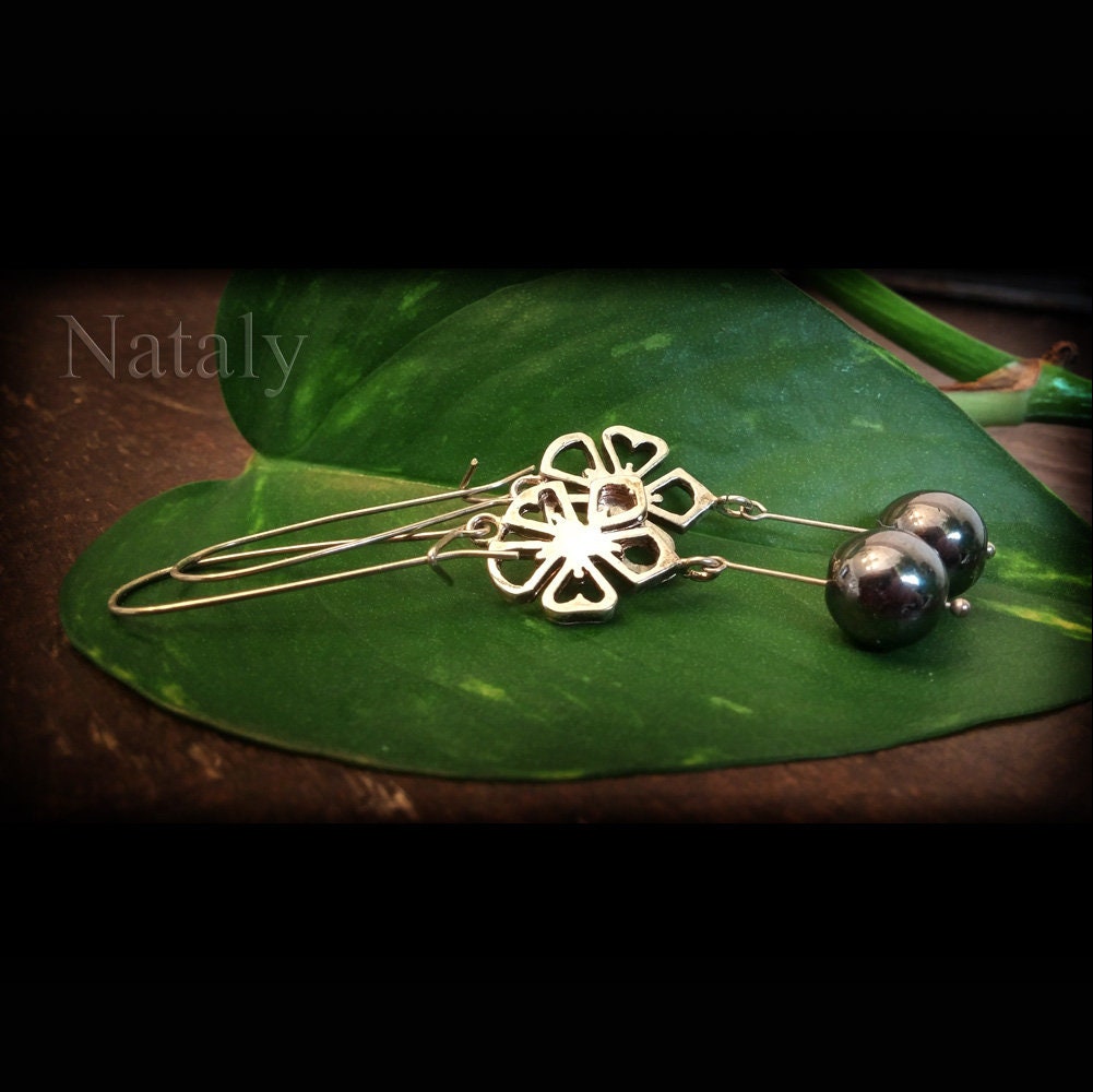 Hämatit Ohrringe, Blumen Schwarze Bar Lange Sterling Silber Baumeln Minimal Ohrringe Hämatit Ohrringe, Blumen Schwarze Bar Lange Sterling Silber Baumeln Minimal Ohrringe von NatalyDesign