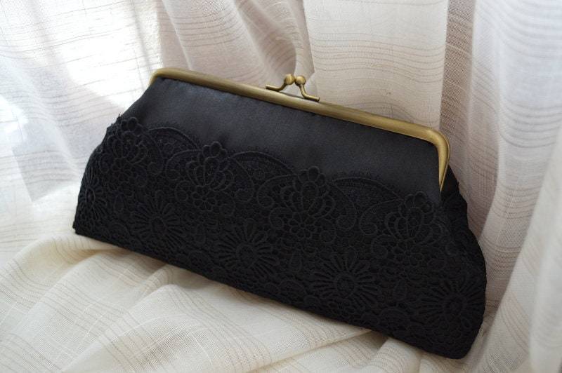 Clutch Schwarz Mit Makramee-Spitze Clutch Schwarz Mit Makramee-Spitze von NataschasHandmade