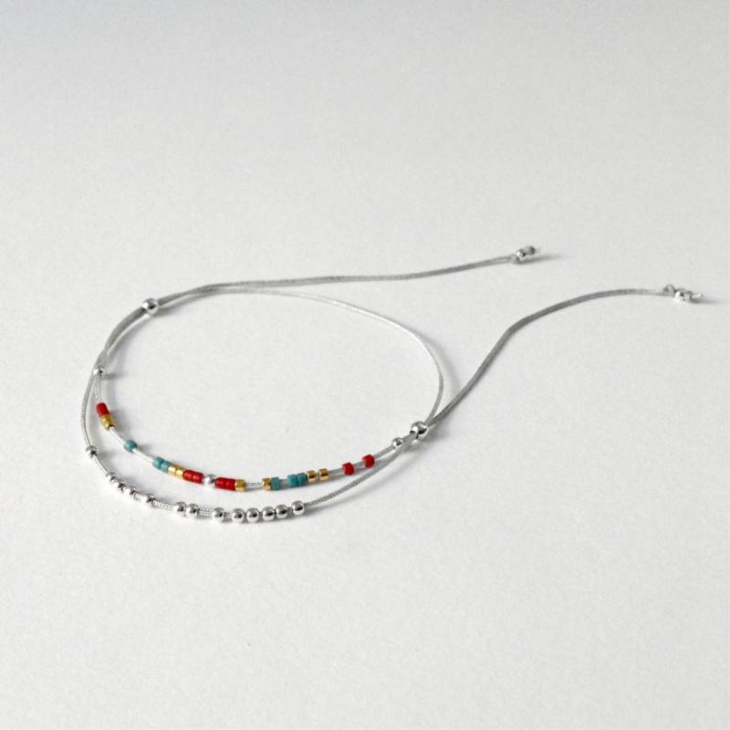 Silbernes Perlenkordelarmband Mit Doppelt Gewickeltem Grauen Glied, Mehrreihiges Geknotetes Armband/"Pamuk" von NatashaRBijoux