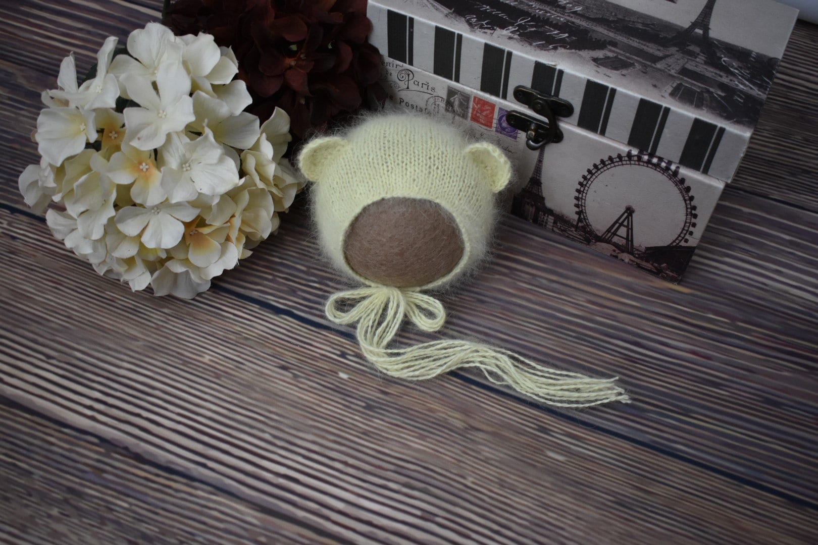 Handgestrickte Angora Bären Haube Neugeborenen Baby Fotografie Requisite von Natashaspropstudio