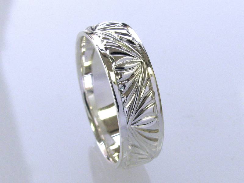 Einzigartiger, Handgravierter Herrenring von NathanJewelers