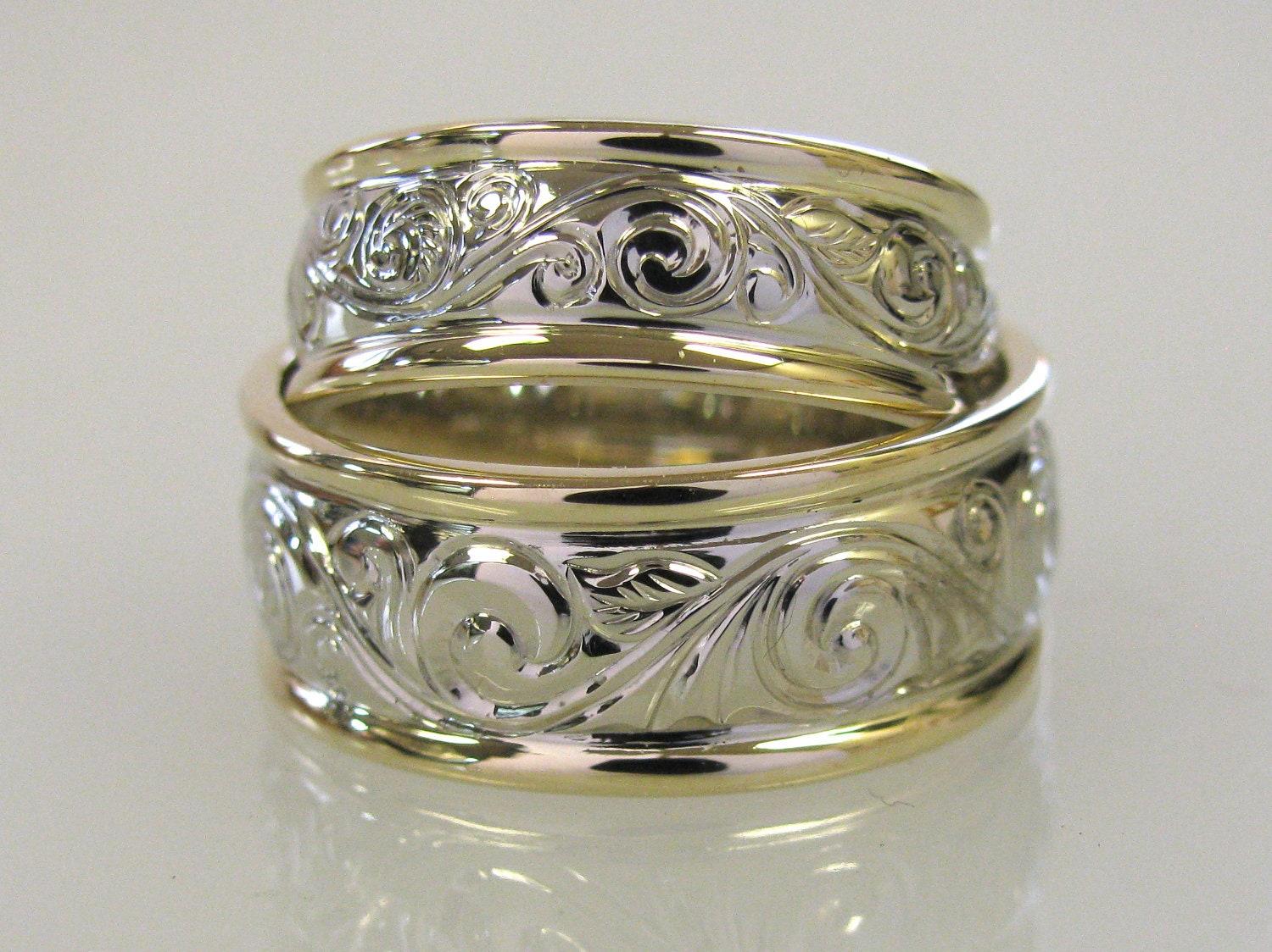 Zweifarbiges Hochzeitsset Mit Feiner Handgravur Made To Order Zweifarbiges Hochzeitsset Mit Feiner Handgravur Made To Order von NathanJewelers