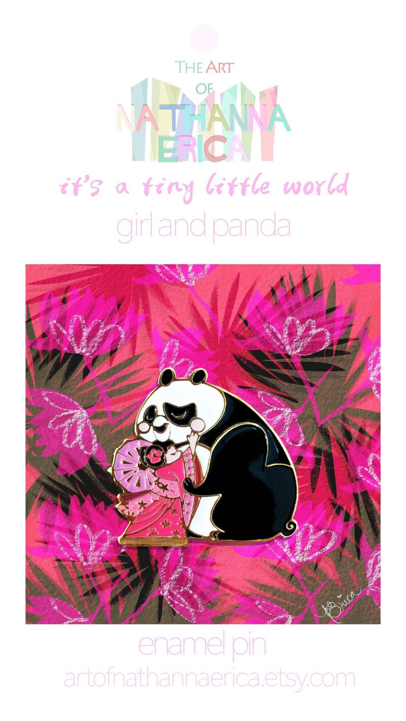 It's A Tiny Little World - Panda & Baby Girl Vergoldeter Emaille-Pin in Limitierter Auflage von Nathsketch