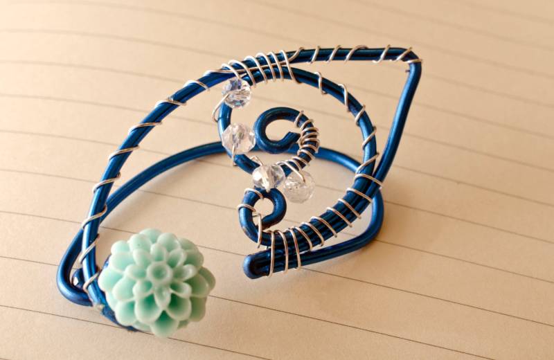 Blaue Ohr Manschette von NatiniNatini