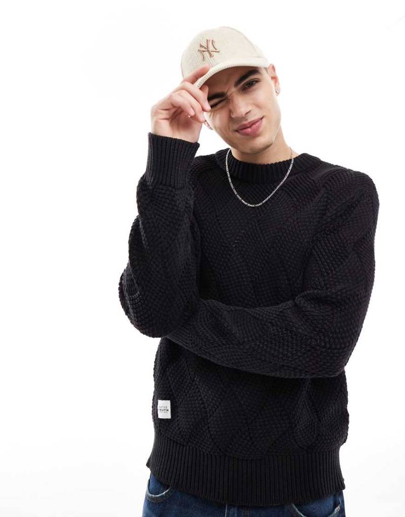 Native Youth - Strickpullover mit Webstrick-Muster in schwarzer Acid-Waschung von Native Youth