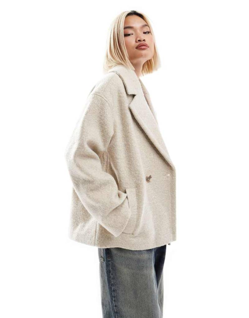 Native Youth - Zweireihiger Kurzmantel aus Bouclé in Cremeweiß von Native Youth