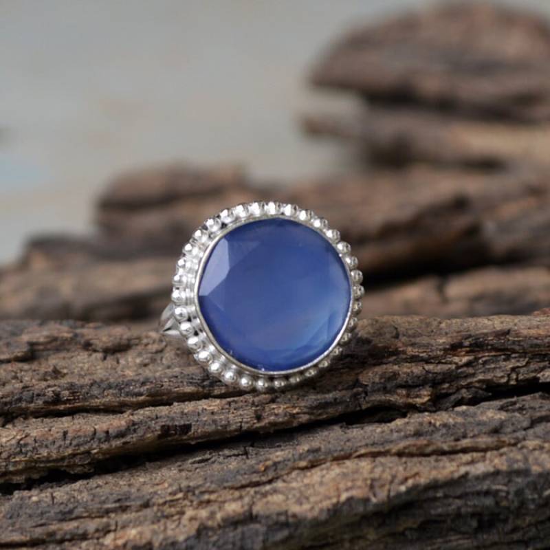 Blauer Chalcedon Ring Runder Schliff, Bezel Set Sterling Silber von NativeFineJewelry