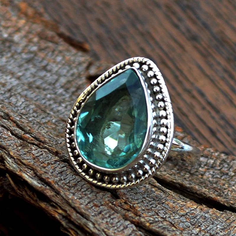 Pear Cut Grüner Apatit Ring Lünette Set Sterling Silber Statement Ring von NativeFineJewelry