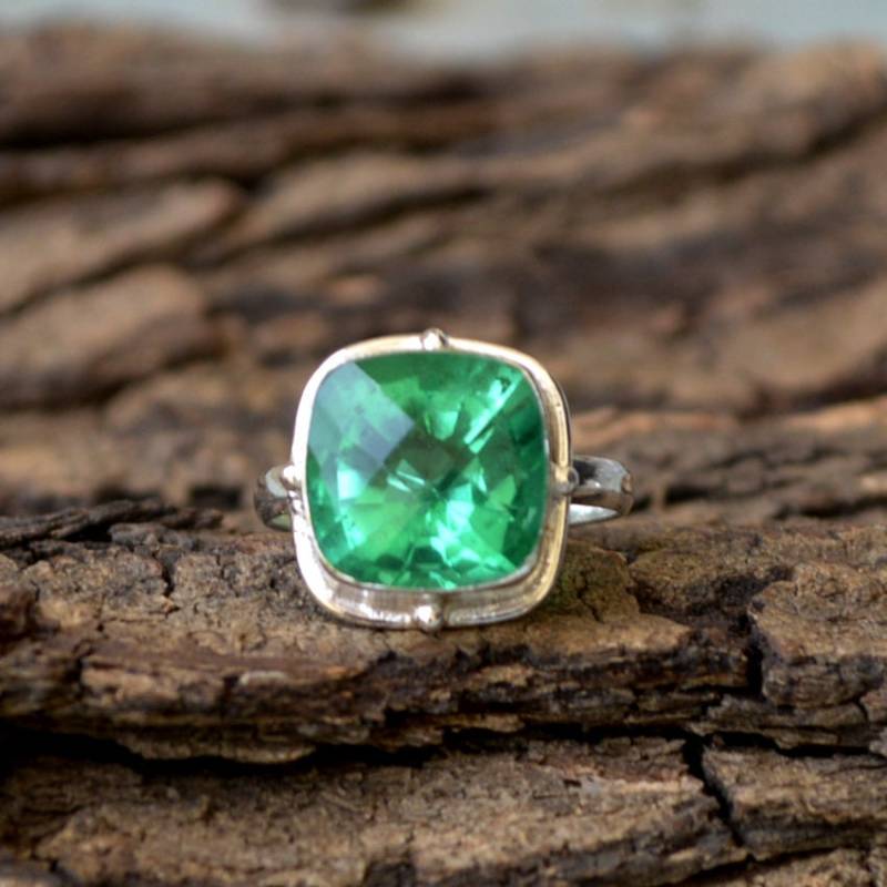 Kissen Smaragd Ring Zarge 925 Sterling Silber Handwerker-Ring von NativeFineJewelry